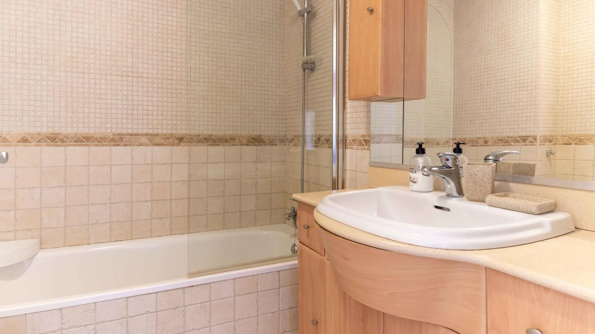 2- Bedroom Apartment With Seaview & Great Location Sitio de Calahonda Spain