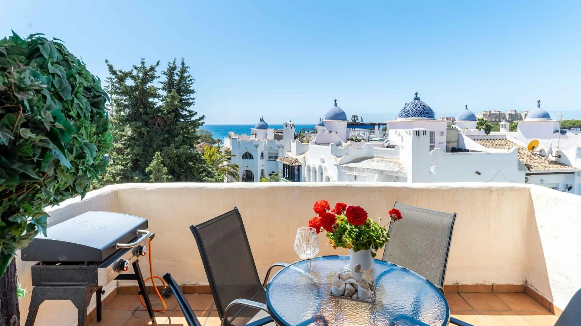 2- Bedroom Apartment With Seaview & Great Location Sitio de Calahonda