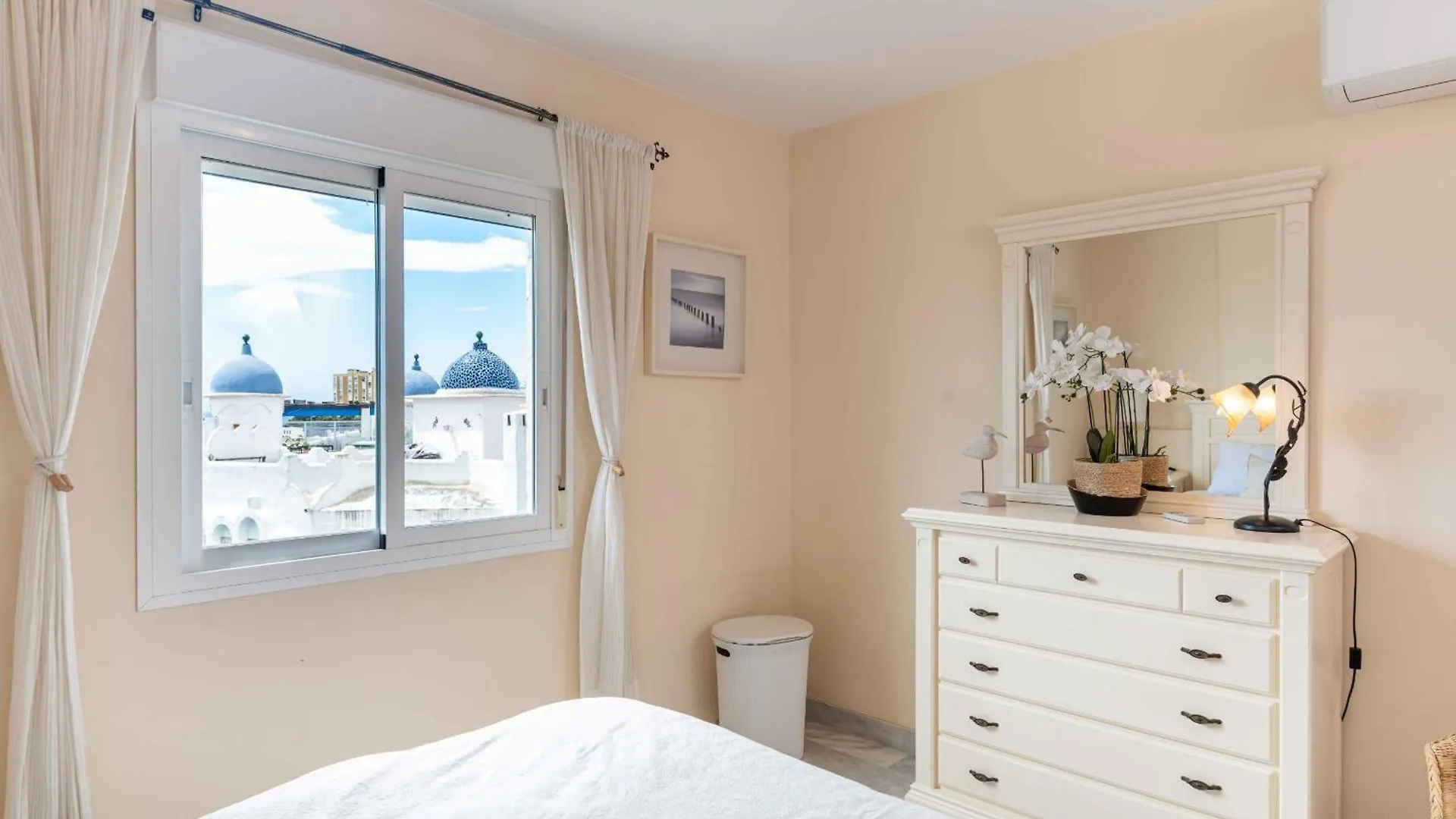 2- Bedroom Apartment With Seaview & Great Location Sitio de Calahonda