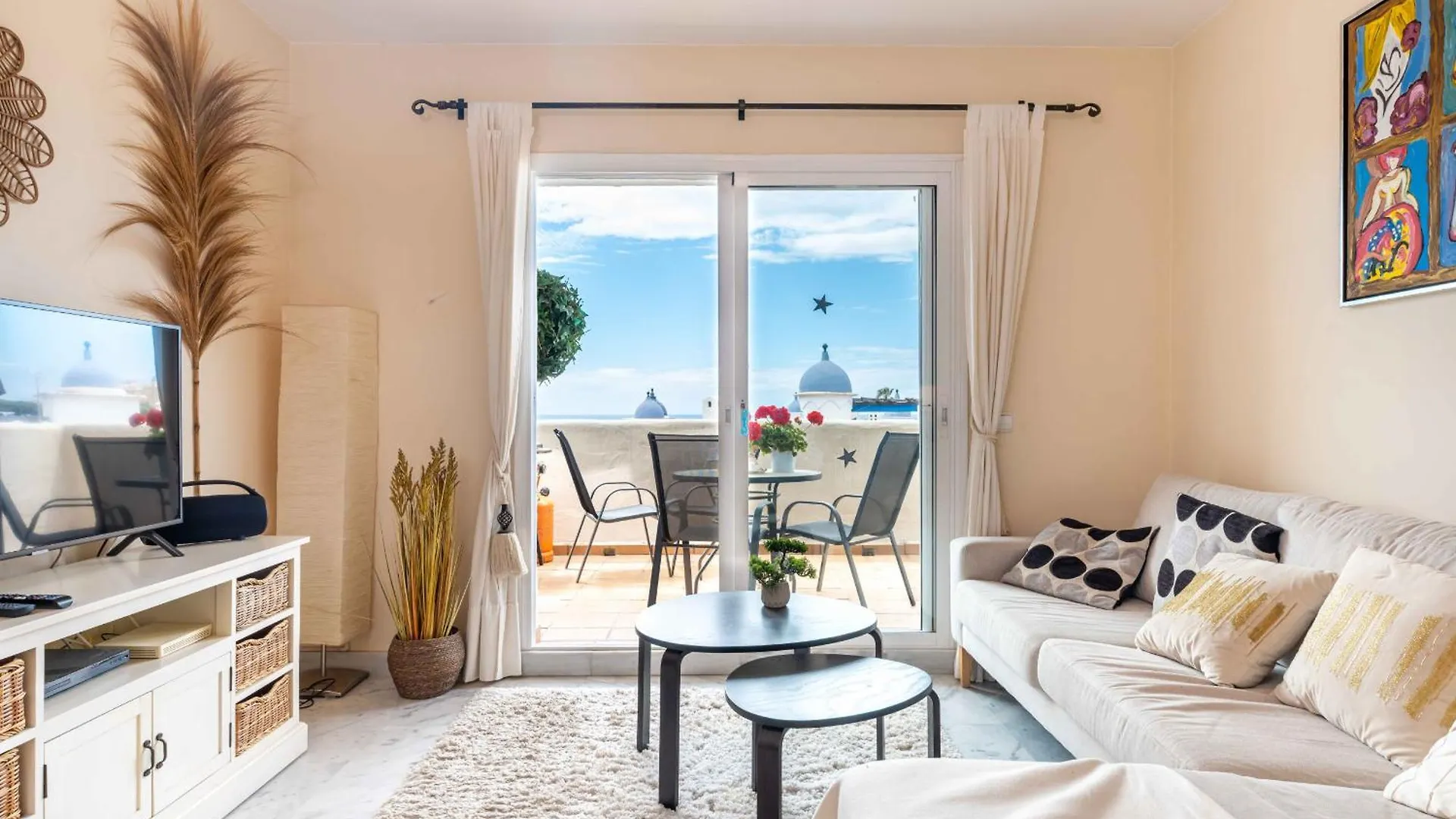 2- Bedroom Apartment With Seaview & Great Location Sitio de Calahonda